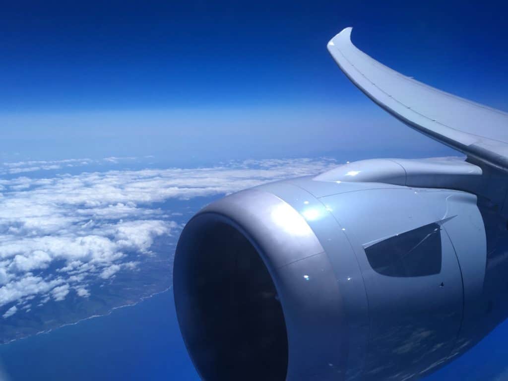 787-window-engine-wing